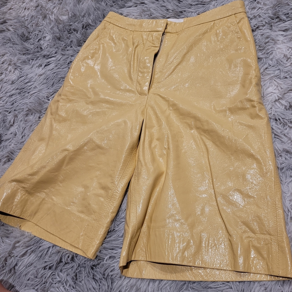 Remain Yellow short